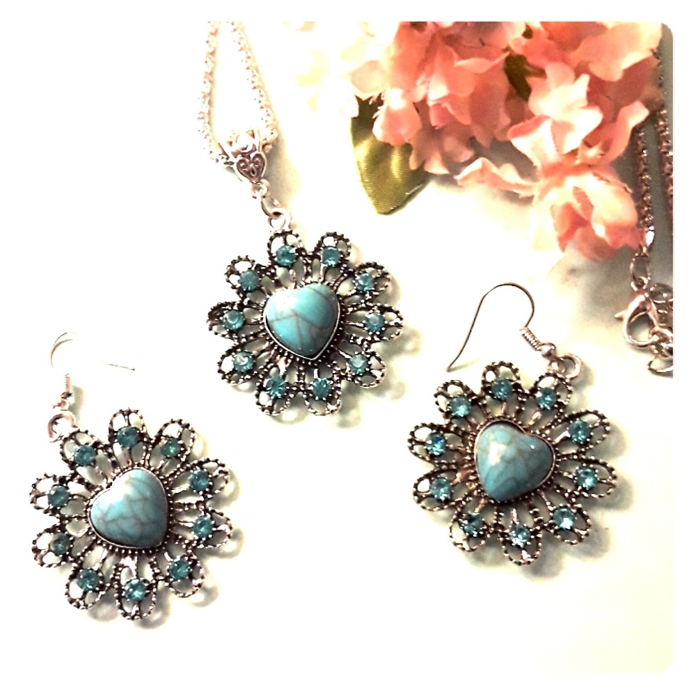 NWT 3 Piece Boho Flower Heart Turquoise Set